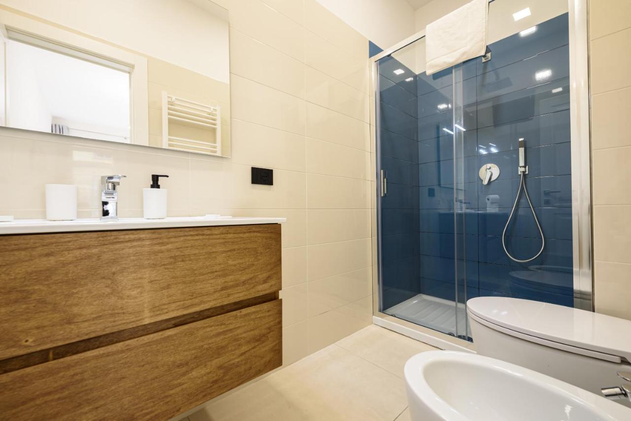Via Niccolo Tommaseo 4 - 2 Apartment *